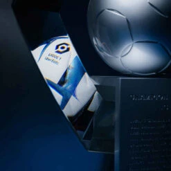 Kipsta BALLON DE FOOTBALL LIGUE 1 UBER EATS OFFICIEL MATCH BALL BLEU 2022 AVEC BOÎTE -ProSportif Boutique ballon de football ligue 1 uber eats officiel match ball bleu 2022 avec boite 11