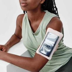 Kalenji BRASSARD GRAND SMARTPHONE RUNNING ROSE 13 Kalenji BRASSARD GRAND SMARTPHONE RUNNING ROSE -ProSportif Boutique brassard grand smartphone running gris acier 2