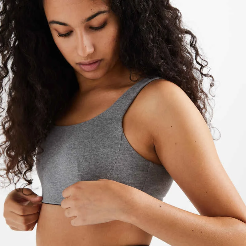 Brassière Fitness Maintien Léger 120 Grise 5 Brassière Fitness Maintien Léger 120 Grise – Image 3