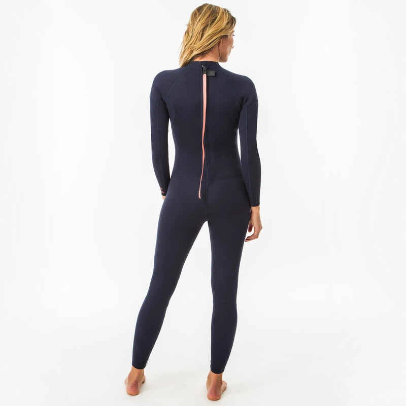 Combinaison SURF Femme Néoprène 2/2mm 100 Back Zip Bleu Marine 5 Combinaison SURF Femme Néoprène 2/2mm 100 Back Zip Bleu Marine – Image 3