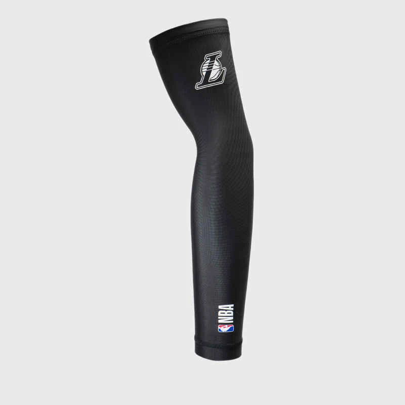 Manchon De Basketball NBA Los Angeles Lakers Adulte - E500 Noir 4 Manchon De Basketball NBA Los Angeles Lakers Adulte - E500 Noir – Image 2