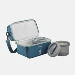 Quechua Lunch Box 100 Isotherme 4,4 Litres - 2 Boîtes Alimentaires Comprises -ProSportif Boutique glaciere lunch box mh500 randonnee avec 2 boites alimentaires 44 litres bleu 1