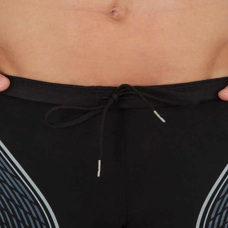 MAILLOT DE BAIN HOMME BOXER 500 FIT NOIR DASH GRIS 6 MAILLOT DE BAIN HOMME BOXER 500 FIT NOIR DASH GRIS – Image 4