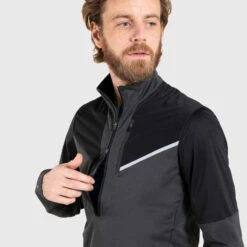 MAILLOT DE TRAIL RUNNING MANCHES LONGUES SOFTSHELL HOMME NOIR GRIS 13 MAILLOT DE TRAIL RUNNING MANCHES LONGUES SOFTSHELL HOMME NOIR GRIS -ProSportif Boutique maillot softshell manches longues trail running homme noir bronze 2