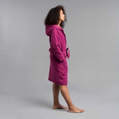 Peignoir De Bain Femme Microfibre Compact Violet -ProSportif Boutique peignoir de bain a capuche microfibre compact femme violet 2