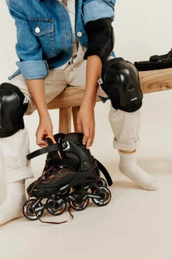 Set 3x2 Protections Roller Trottinette Skate Enfant PLAY Noir 32 Set 3x2 Protections Roller Trottinette Skate Enfant PLAY Noir -ProSportif Boutique protections roller enfant play blanc turquoise 12