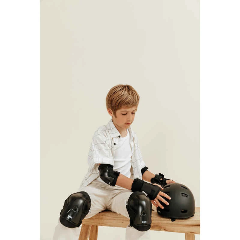 Set 3x2 Protections Roller Trottinette Skate Enfant PLAY Noir 16 Set 3x2 Protections Roller Trottinette Skate Enfant PLAY Noir â Image 14