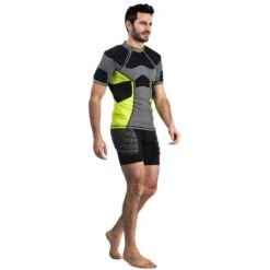 Sous-short De Protection Rugby Homme R500 Noir Jaune -ProSportif Boutique sous short de protection rugby homme r500 noir jaune 4