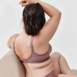 Kalenji SOUTIEN-GORGE DE RUNNING CLASSIQUE MAINTIEN ELEVE -ProSportif Boutique soutien gorge de running classique noir et rose 2