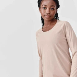 Kalenji T-shirt Manches Longues Running Anti-UV Femme - Sum Protect Long Beige -ProSportif Boutique t shirt manches longues jogging femme run sun protect long noir 4