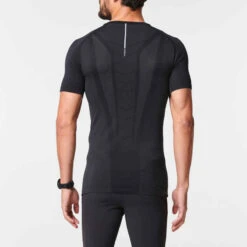 T-SHIRT RUNNING HOMME RESPIRANT KIPRUN SKINCARE NOIR 17 T-SHIRT RUNNING HOMME RESPIRANT KIPRUN SKINCARE NOIR -ProSportif Boutique tee shirt running homme respirant kiprun skincare noir 7
